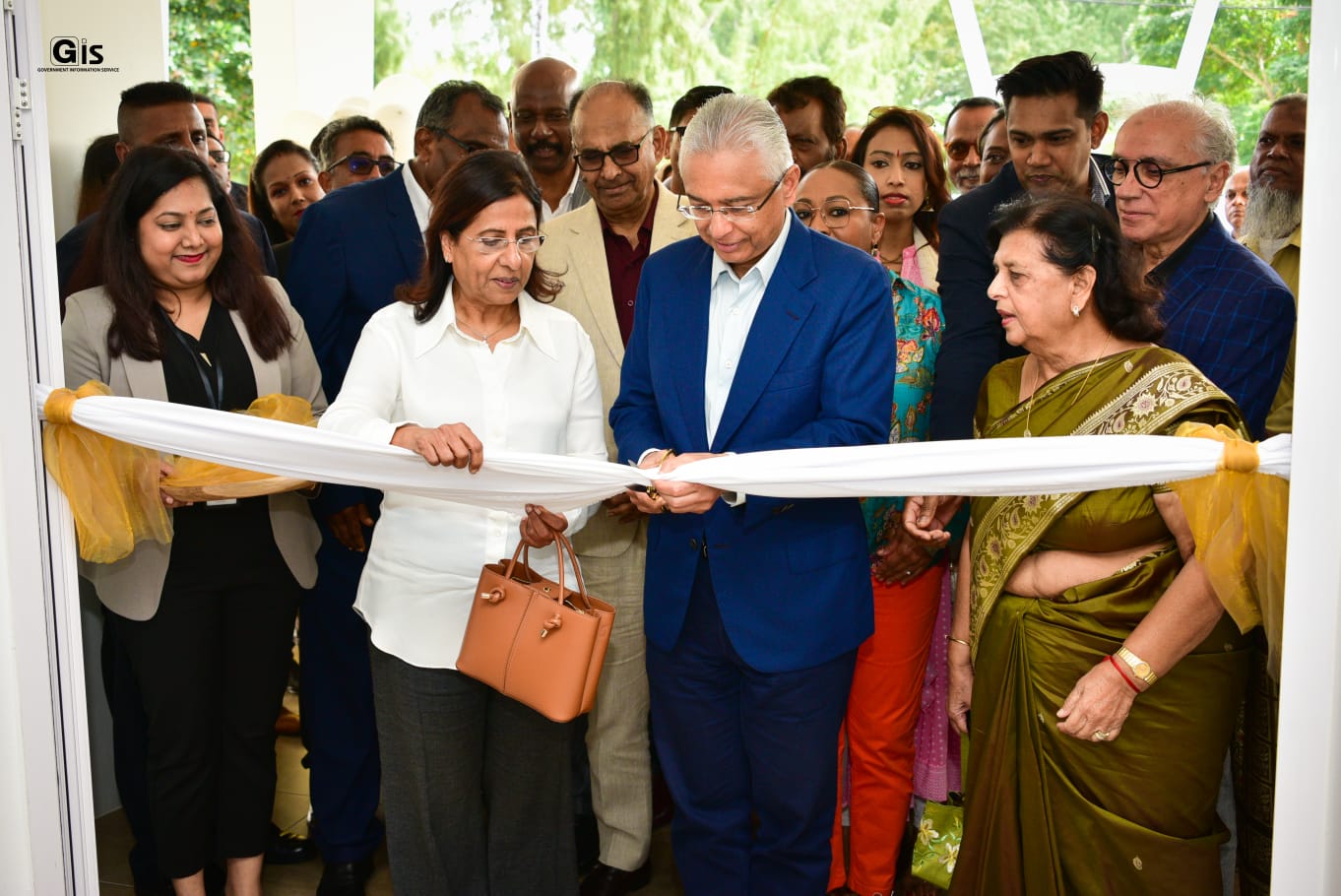 Prime Minister Jugnauth inaugurates Sir Anerood Jugnauth Recreation Centre at Riambel