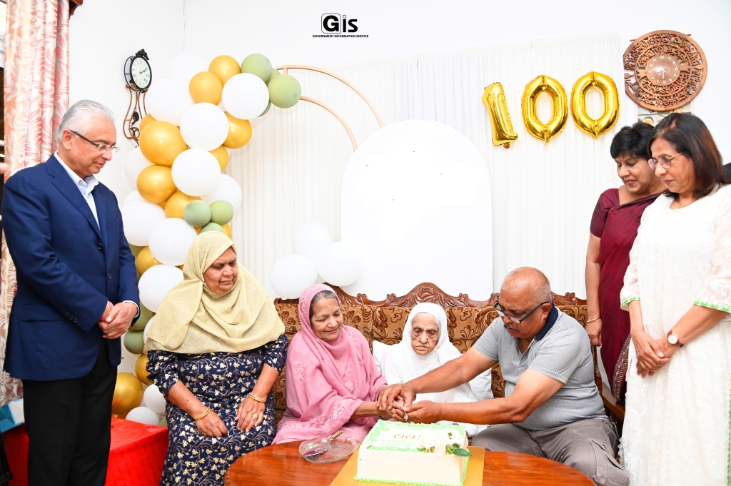 Centenarian celebration: PM attends Mrs Korimbocus’s 100th birthday